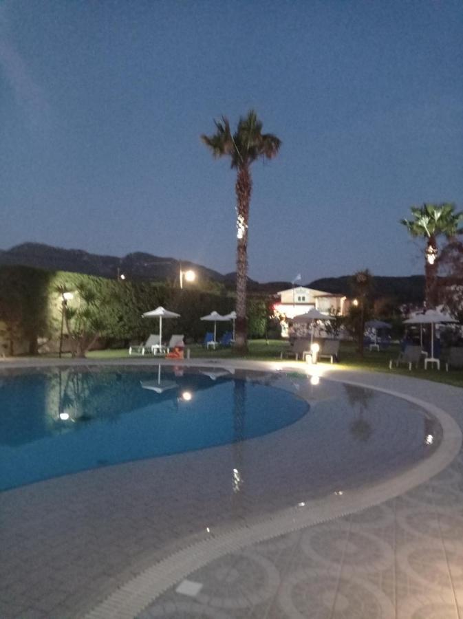 Ninos On The Beach Hotel Roda  Exterior foto