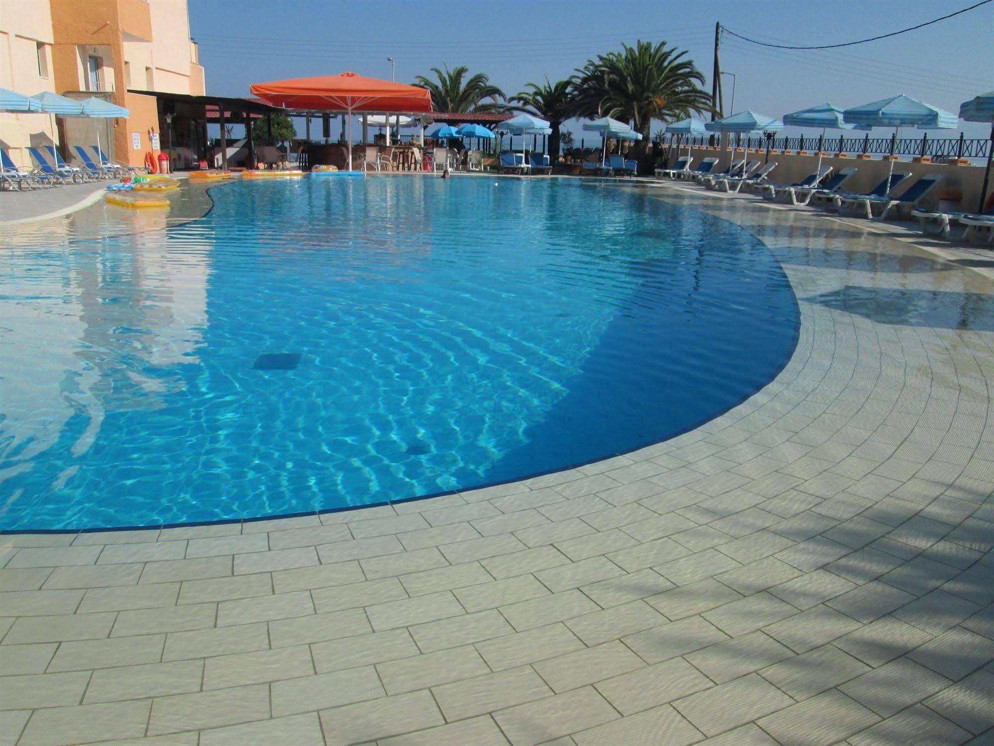 Ninos On The Beach Hotel Roda  Exterior foto